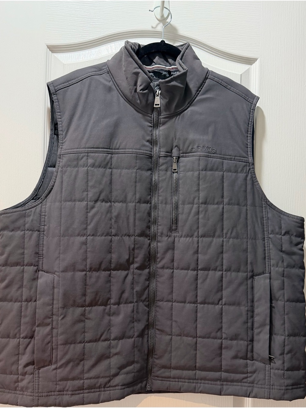 Orvis Men's Quilted Vest in Charcoal Gray
